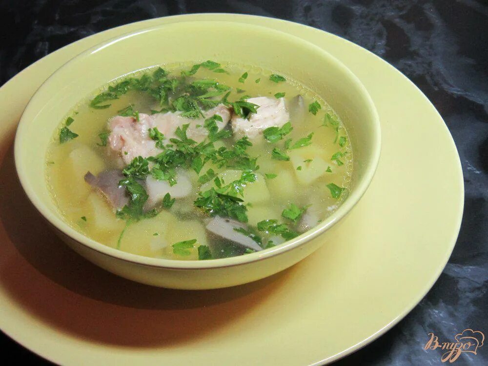 Вкусный суп с вешенками рецепт. Грибной суп с вешенками. Суп грибной с вешенок. Суп с грибами вешенками. Суп из вешенок с картошкой.