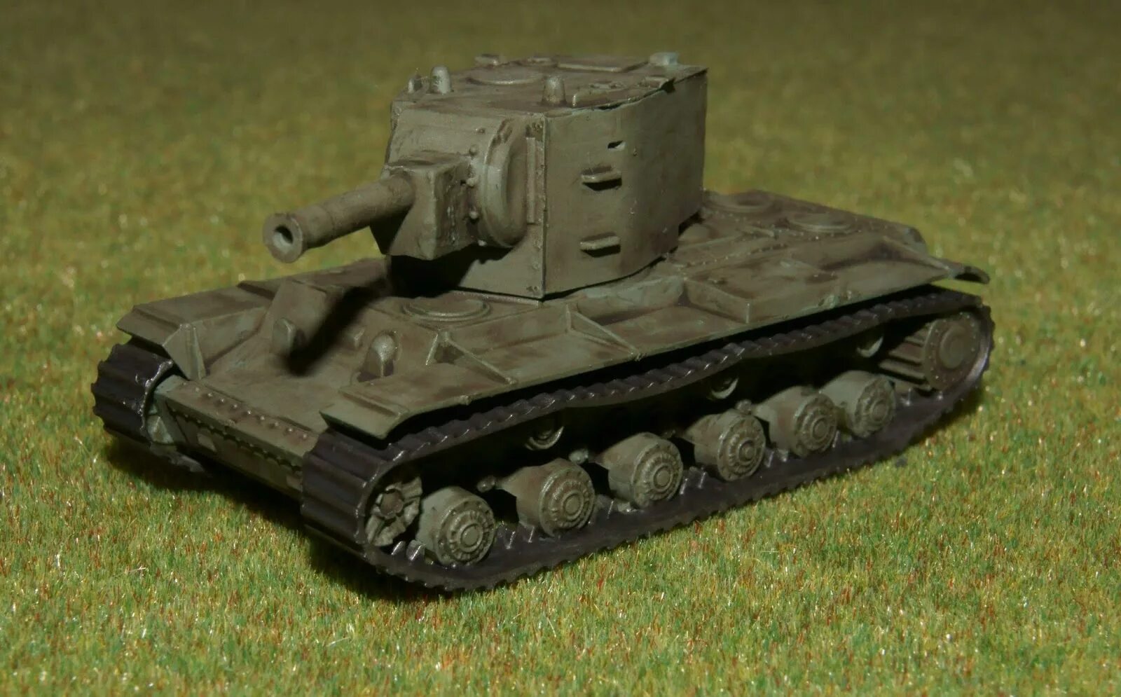 Кв 2 1 100. Кв 2 звезда сборка. T-34 1/100. Кв 2 1 35 звезда диорама. Кв-2 танк.