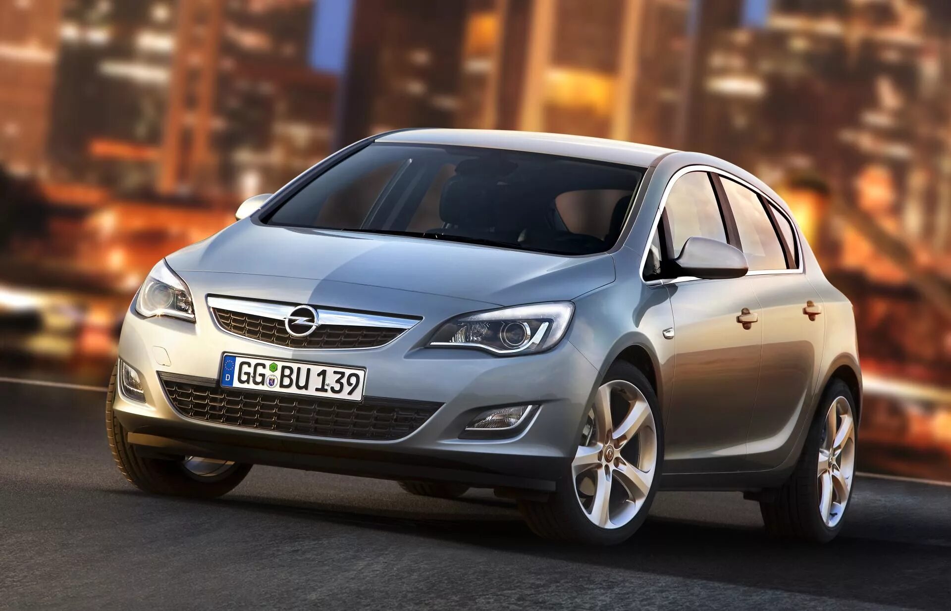 Купить опель нижний новгород. Opel Astra. Opel Astra 2010. Opel Astra 1.6.
