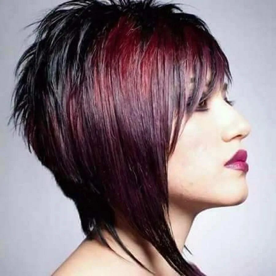 Цветное окрашивание волос 2021 на короткие волосы. Креативные короткие стрижки для женщин. Креативные стрижки женские на средние волосы. Meesha shafi. Каре красные волосы с темными корнями.