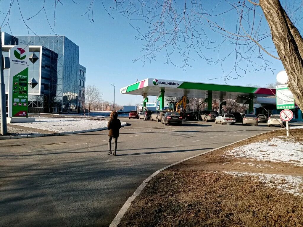 Азс башнефть оренбург. Башнефть оренбург. Бензозаправка башнефть. Уличный туалет азс башнефть. Орск азс башнефть.
