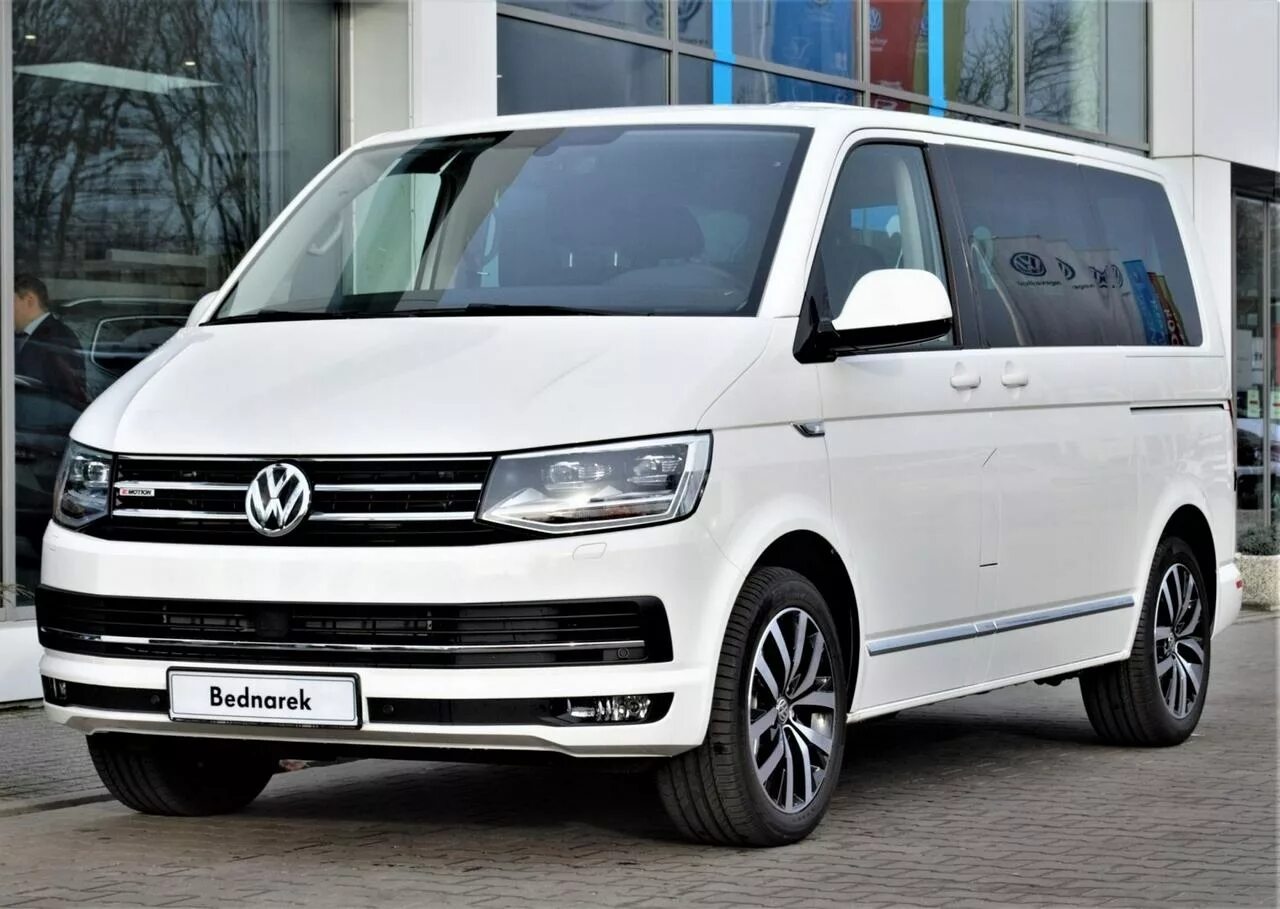 Купить фольксваген мультивен на авито. VW Multivan t6 long. VW Multivan t6 белый. Фольксваген Мультивен 2016. VW Multivan Highline t6.