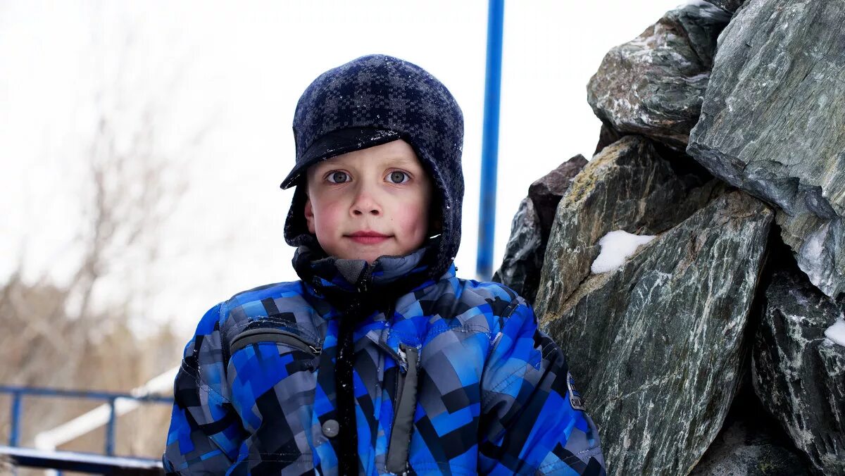 Набекрень картинка. Мозги набекрень. Что значит набекрень. Мозги набекрень (man with two brains, the). Набекрень.