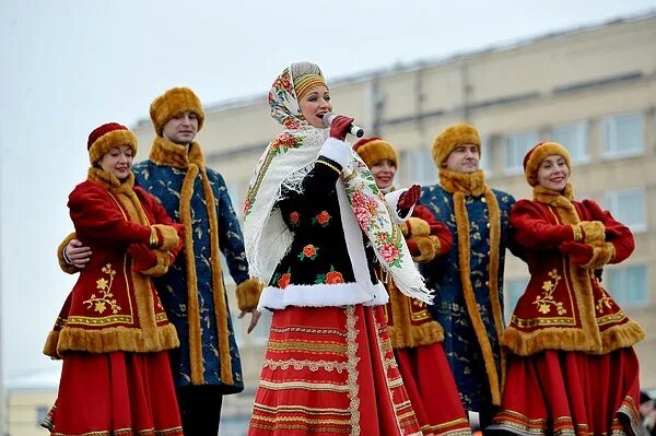 Ансамбль зимы. Ансамбль на масленицу. русский народный оркестр на масленицу. зимние костюмы для ансамбля. концерт детского народного ансамбля на масленицу.