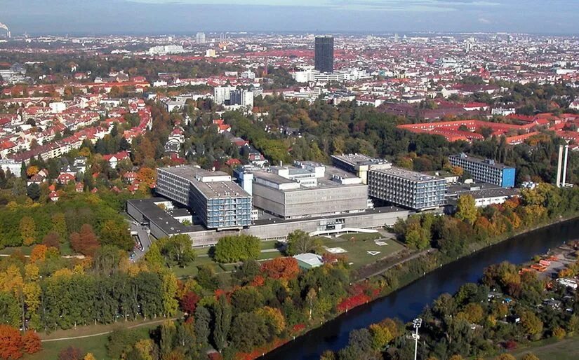 Университетская клиника Берлина Чарите (Charité - Universitätsmedizin Berlin). Госпиталь шарите в Берлине. Университетская клиника шарите. Шарите — Берлин, Германия..