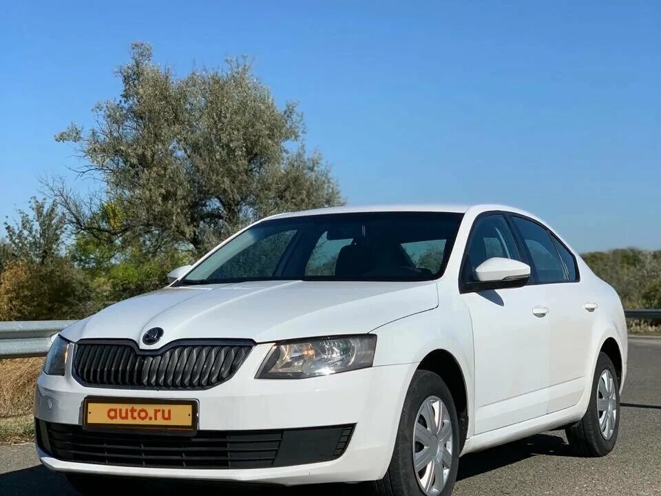 Skoda Octavia III (a7) 2014. Skoda a7 2014. Шкода Октавиа 2014 белая.