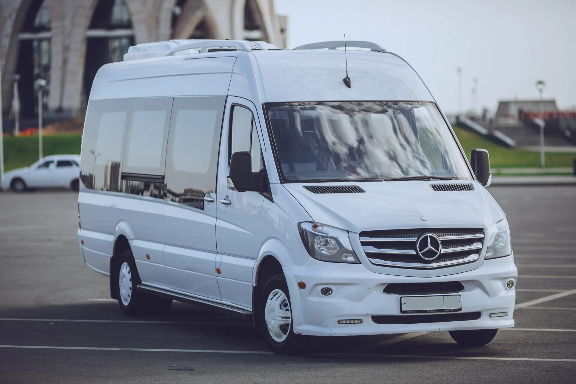 Спринтер рестайлинг. Мерседес Бенц Спринтер. Mercedes-Benz Sprinter 906. Мерседес Бенц Спринтер пассажирский. Мерседес Бенц Спринтер микроавтобус.