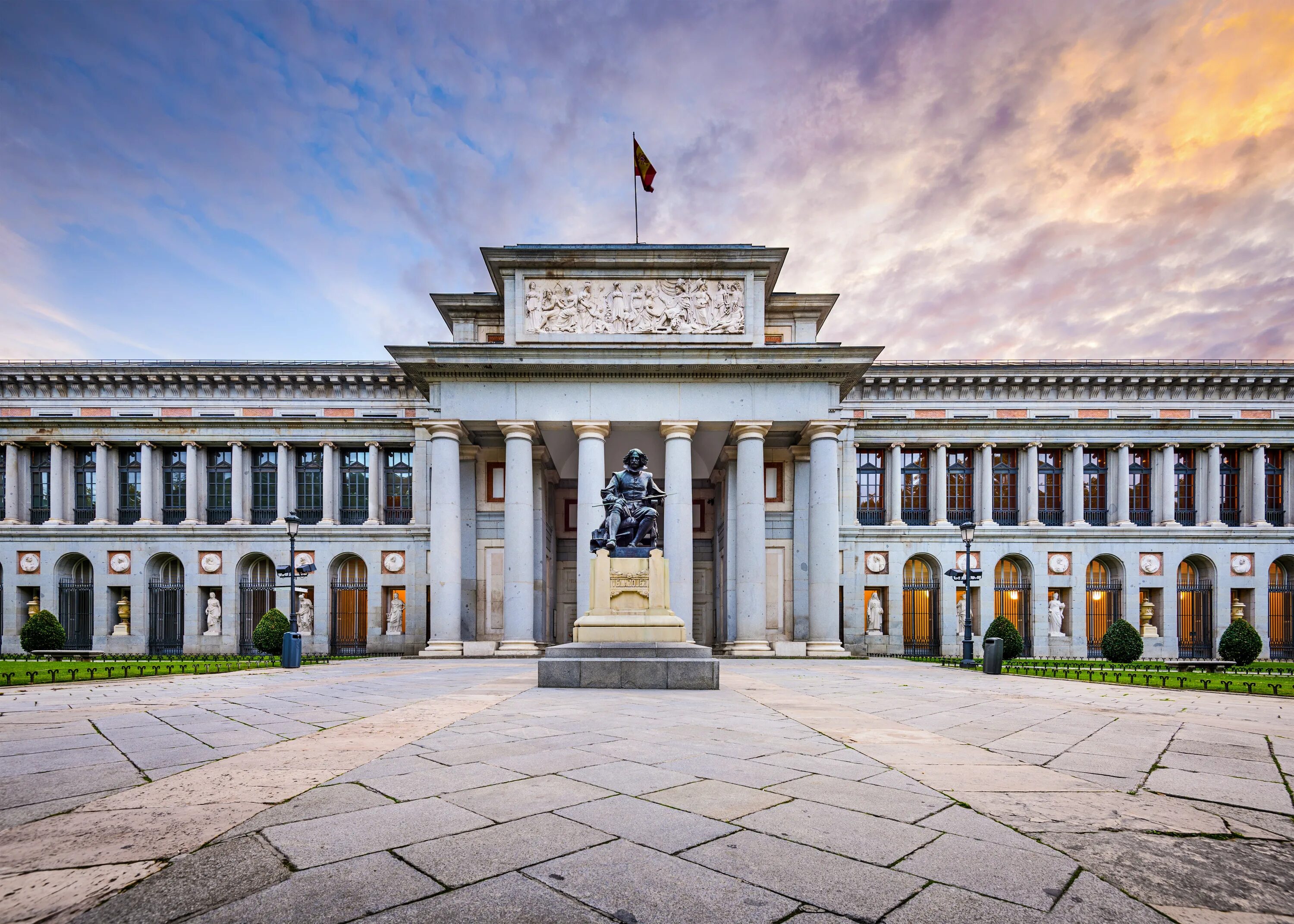 Most museum. Национальный музей Прадо Мадрид Испания. Музей парада в Мадриде. Музей Прадо в Испании. Достопримечательности Испании музей Прадо.