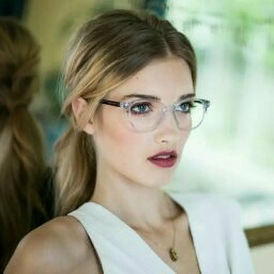Стильные оправы. Очки для зрения. Красивые очки для зрения женские. Стильные очки для зрения для девушек.