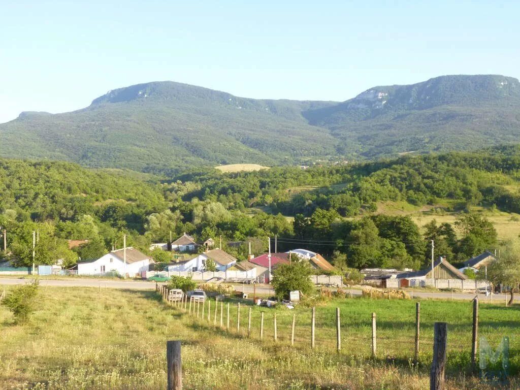 Плотинное бахчисарайский. Село Плотинное Бахчисарайский район. Село зеленое Бахчисарайский район. Речное (Бахчисарайский район). Село зеленое Крым Бахчисарайский.