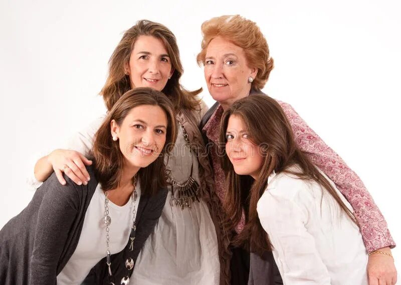 Женщина в семье. Family woman s. Семья три поколения. Разные женщины. Португальская семья фото.