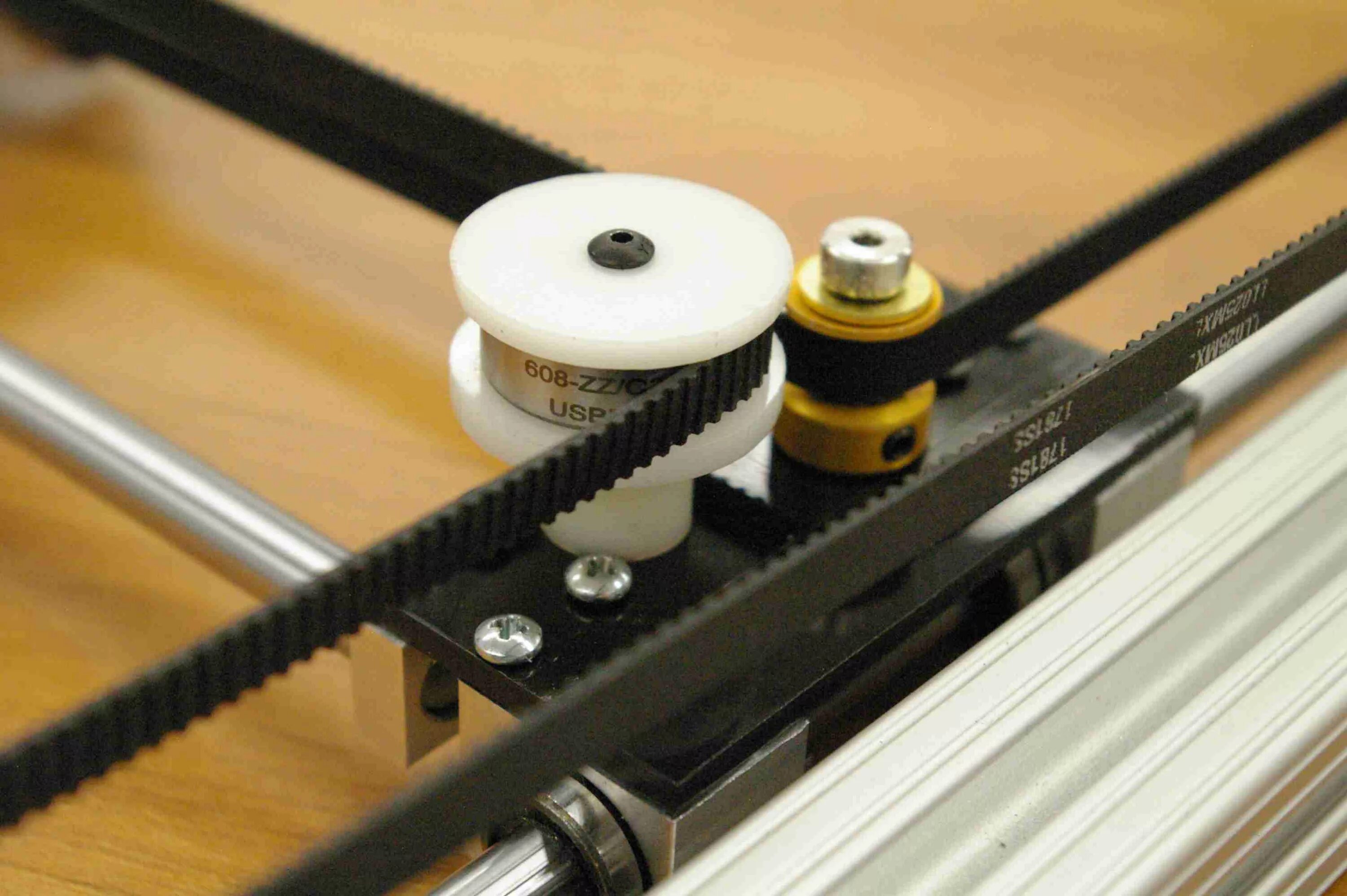 Ролик шд. Натяжитель ремней COREXY. Core XY Belt tension. Натяжитель зубчатого ремня gt2. Voron COREXY 3d Printer.