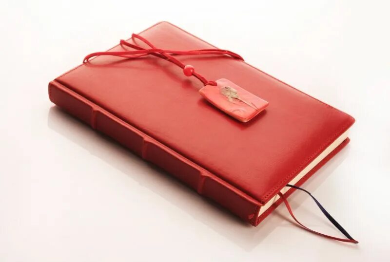 ежедневник алфавит. солидные записные книжки. деревянный блокнот воспитателю. деревянный скетчбук. деревянный блокнот тренеру.