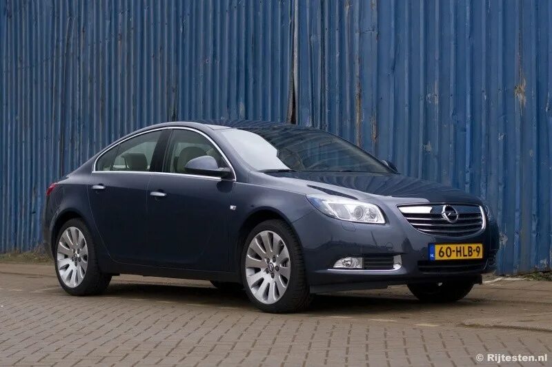 Opel дизельный. Opel Insignia 2. Opel Insignia 2.0 Turbo. Опель Инсигния 2012 2.0 турбо. Опель Инсигния дизель.