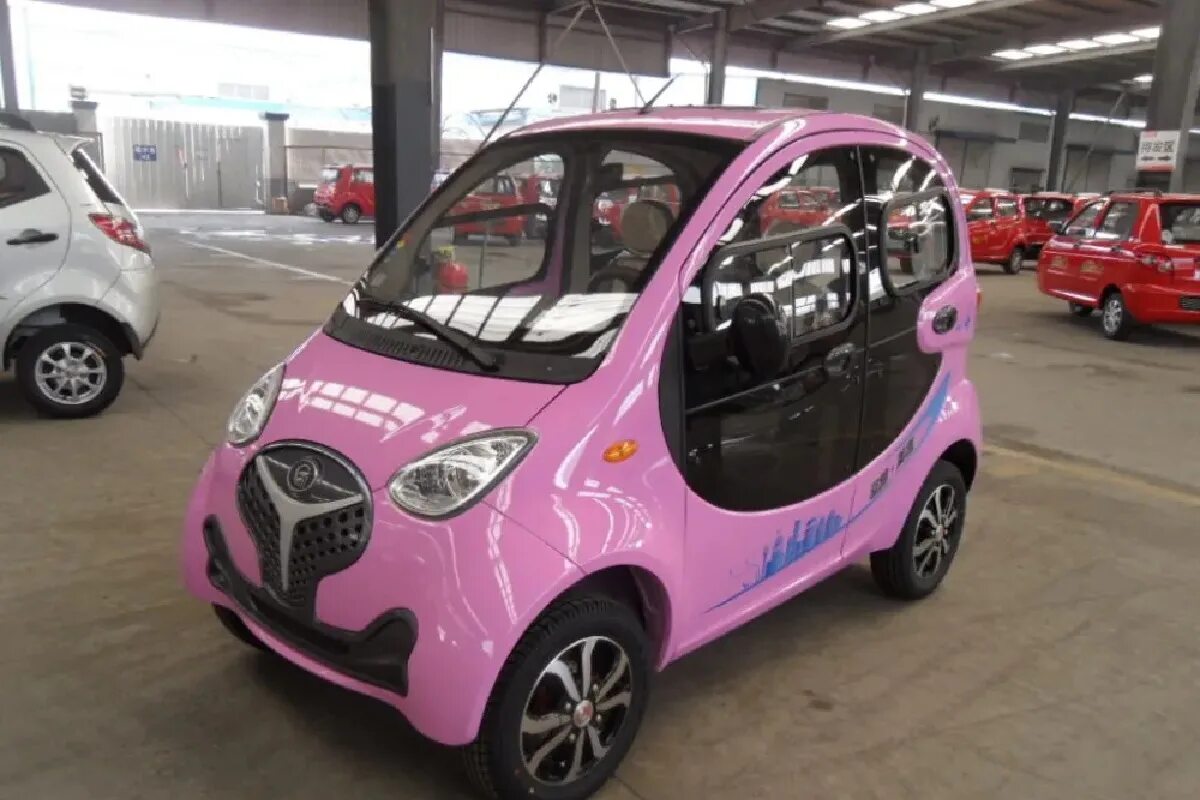 Электромобиль fulu mk1. Электромобиль Byvin Electric car интерьер. Машина fulu mk1 Pink. Маленькая розовая машинка. Покажи электрические машины