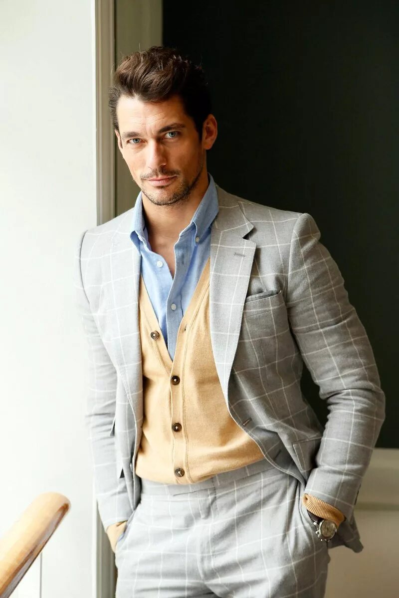 Картинка стильный мужчина. Дэвид Ганди в рубашке. David Gandy рубашка. Дэвид Ганди в пиджаке. David Gandy деловой костюм.