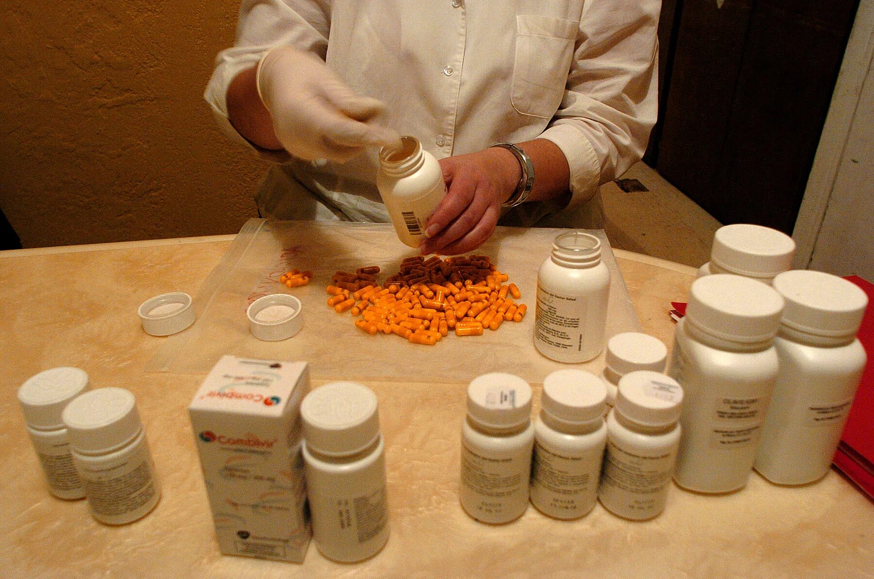 Таблетки от ВИЧ. Лекарства для ВИЧ инфицированных. Таблетки от вича. Современные препараты от ВИЧ. Таблетки вич терапия