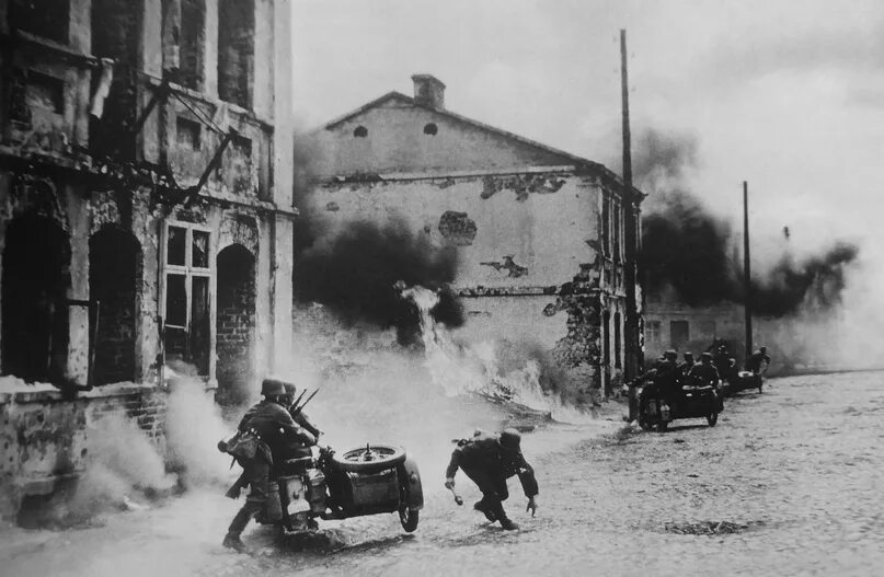 Разгром польши в 1939. На какой город напали первые немцы. На какой город напали первые немцы. Вторжение немецких войск в польшу. На какой город напали первые немцы.