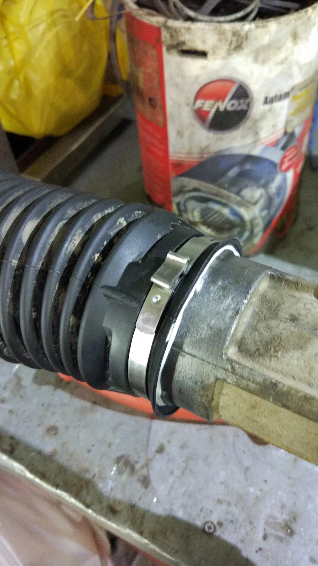 Replacing the cover of the steering mechanism Lada Granta