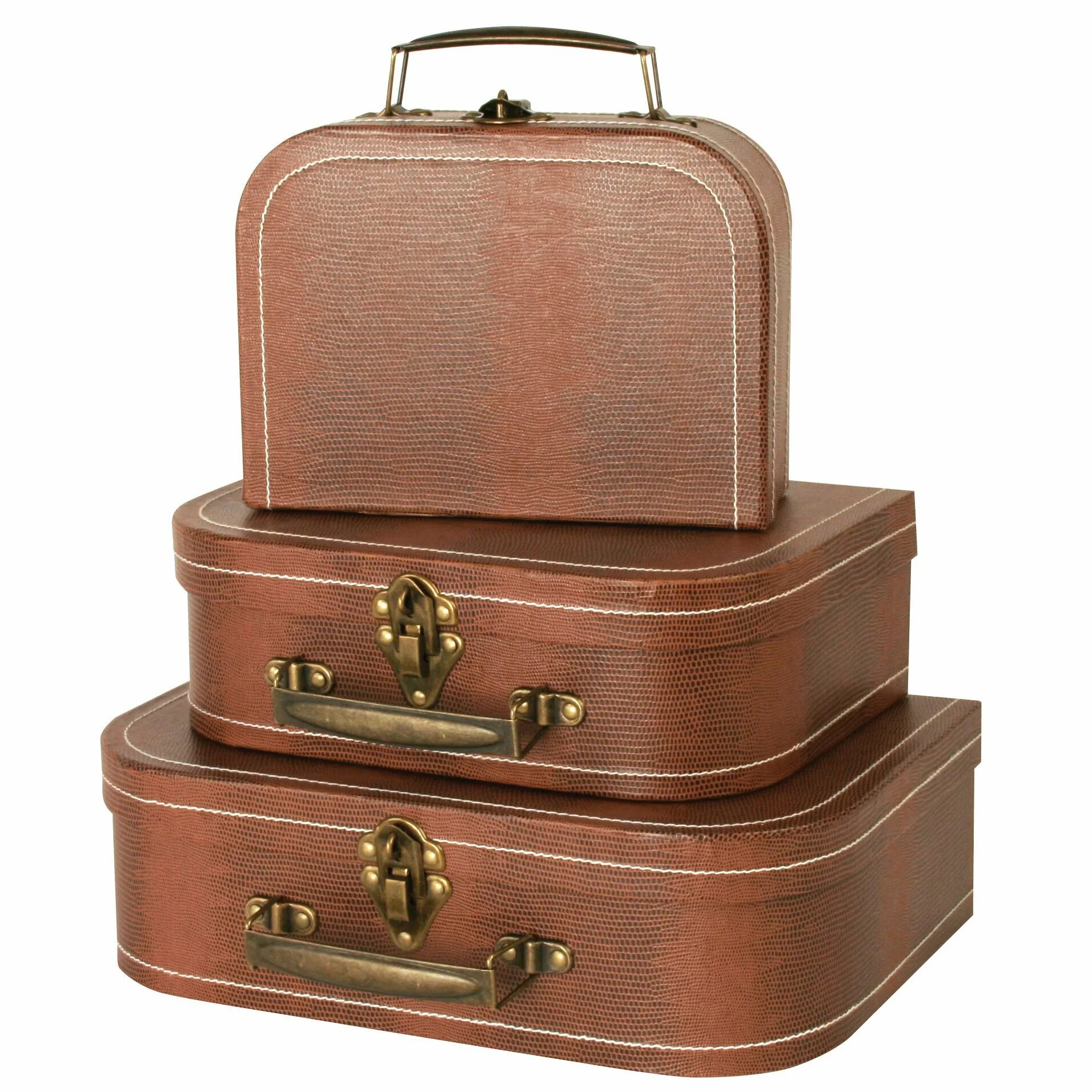 Сундук чемодан. Этажерка из чемоданов. Старый деревянный чемодан. Винтажный чемодан. These suitcases.