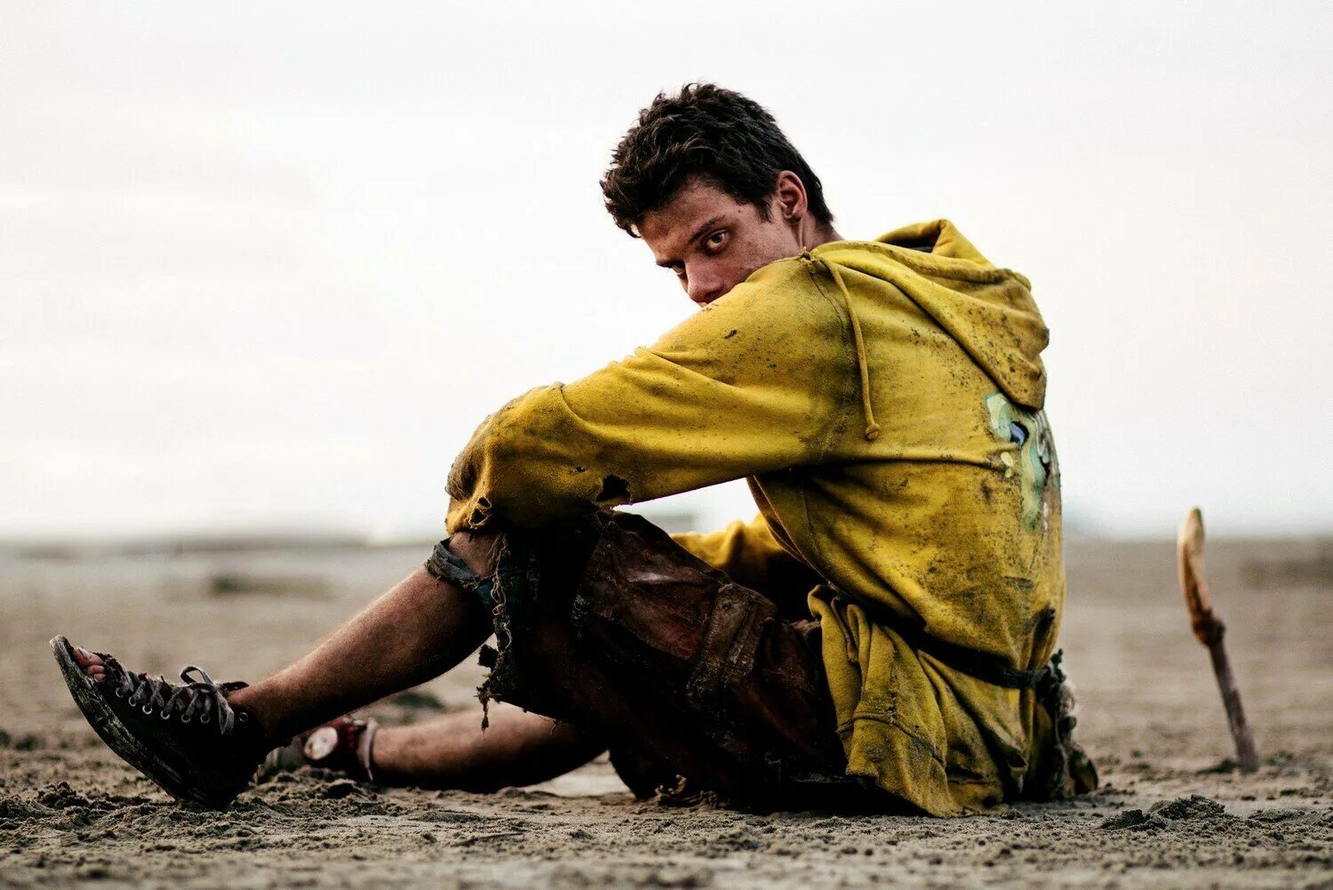 Земля сынов 2022. Земля сынов 2022. La terra dei figli 2022 фильм. Земля сынов 2022. Фильм земля сынов 2022.