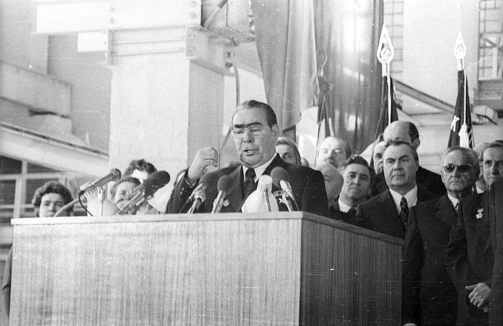 Брежнев 1966. Обращение и. Брежнев съезд цк кпсс. Хрущев президиум цк. Долгих цк кпсс.