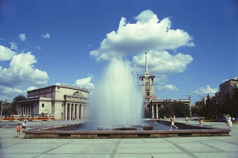 Екатеринбург фото. Екатеринбург фото города 2013. Саратов красивые места фото. Нижний Тагил красивые фото достопримечательностей. Е окрестность