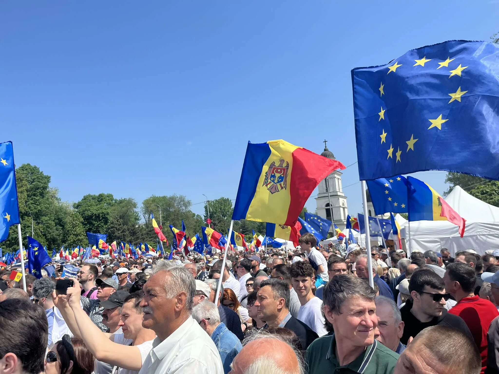 День европы есть. Молдавия ЕС. День Европы. Площадь национального собрания в Кишиневе. Молдавия и Европейский Союз.