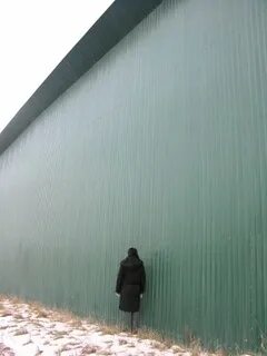 Метровая стена