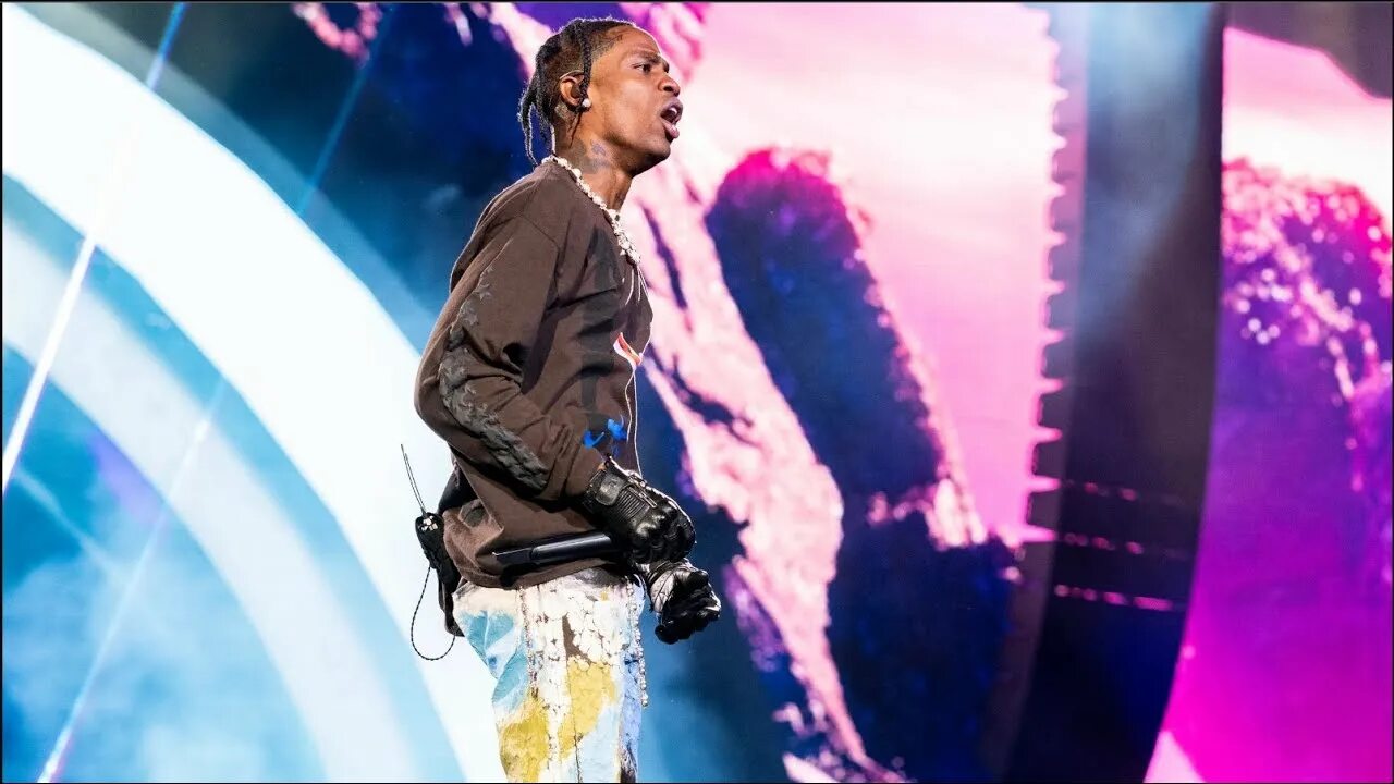 Travis scott highest перевод. Трэвис скотт. astroworld трэвис скотт. utopia трэвис скотт. travis scott с микрофоном.