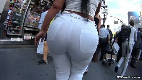 NYCandid 104 - LATINA BUBBLE BUTT.