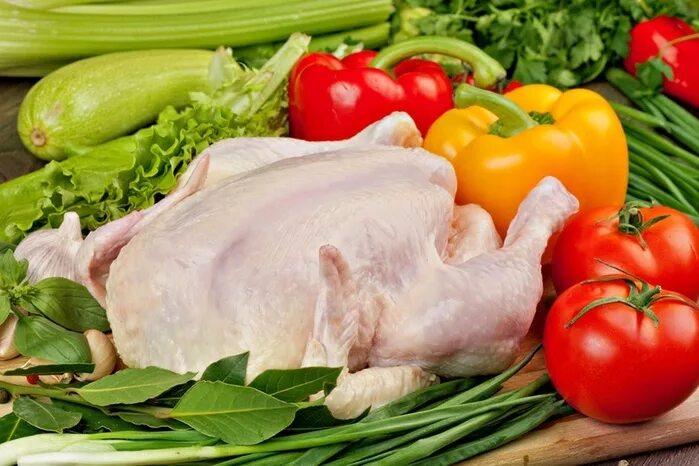 Курица и овощи и фрукты