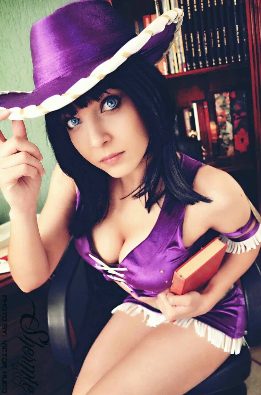 Nico robin cosplay. Elvira Shermie. Косплей Робин Ван Пис. Ван Пис Нико Робин косплей.