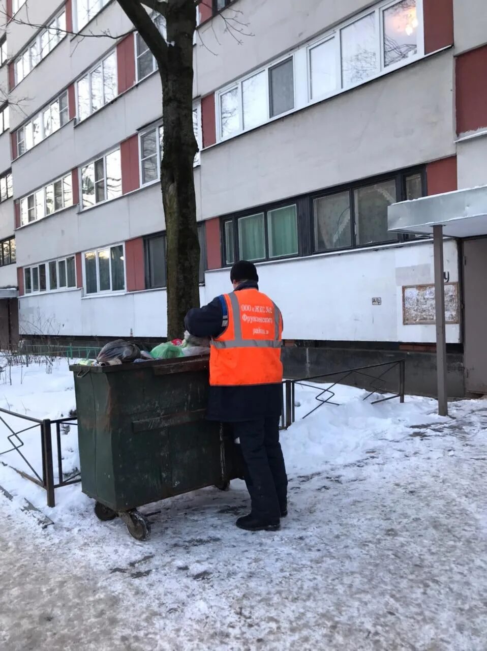 Ооо жкс 2. ЖКС 3 Фрунзенского района. ЖКС 2 Калининского района. ЖКС 2 Фрунзенского механизированная техника. Мальцев ЖКС Фрунзенского района.