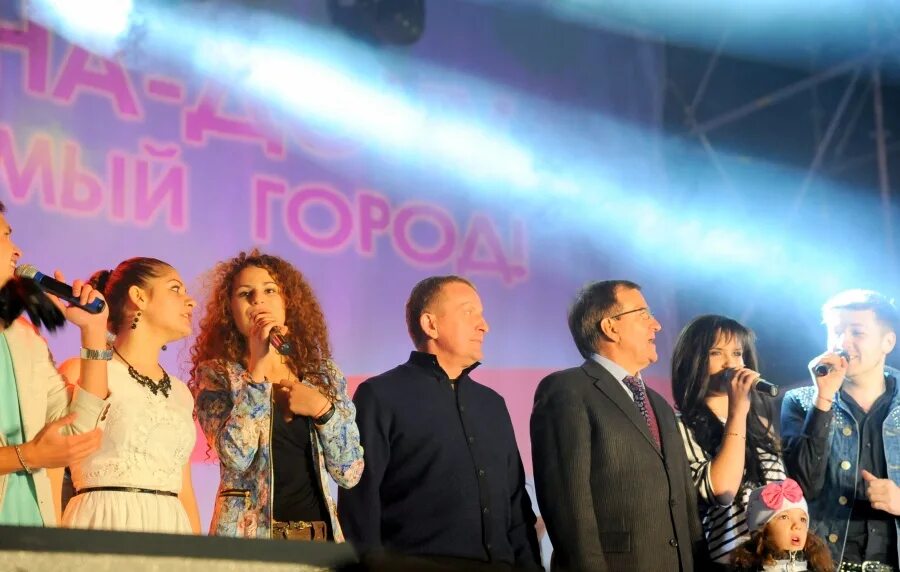 Общественная палата донской. Ростов на дону люди. Дгту кафедра связи с общественностью. Ростов на дону жители. Молодежь ростов на дону.