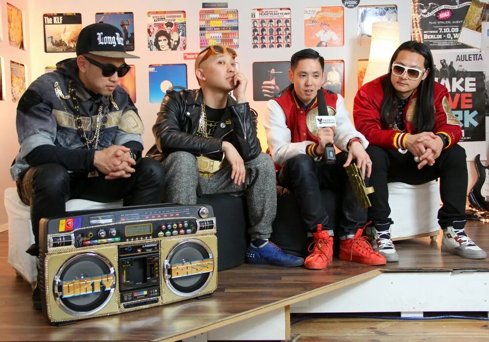 Включи восток почувствуй. Группа far East Movement. Far East Movement j-Splif. Far East Movement 2012. Talent far East.