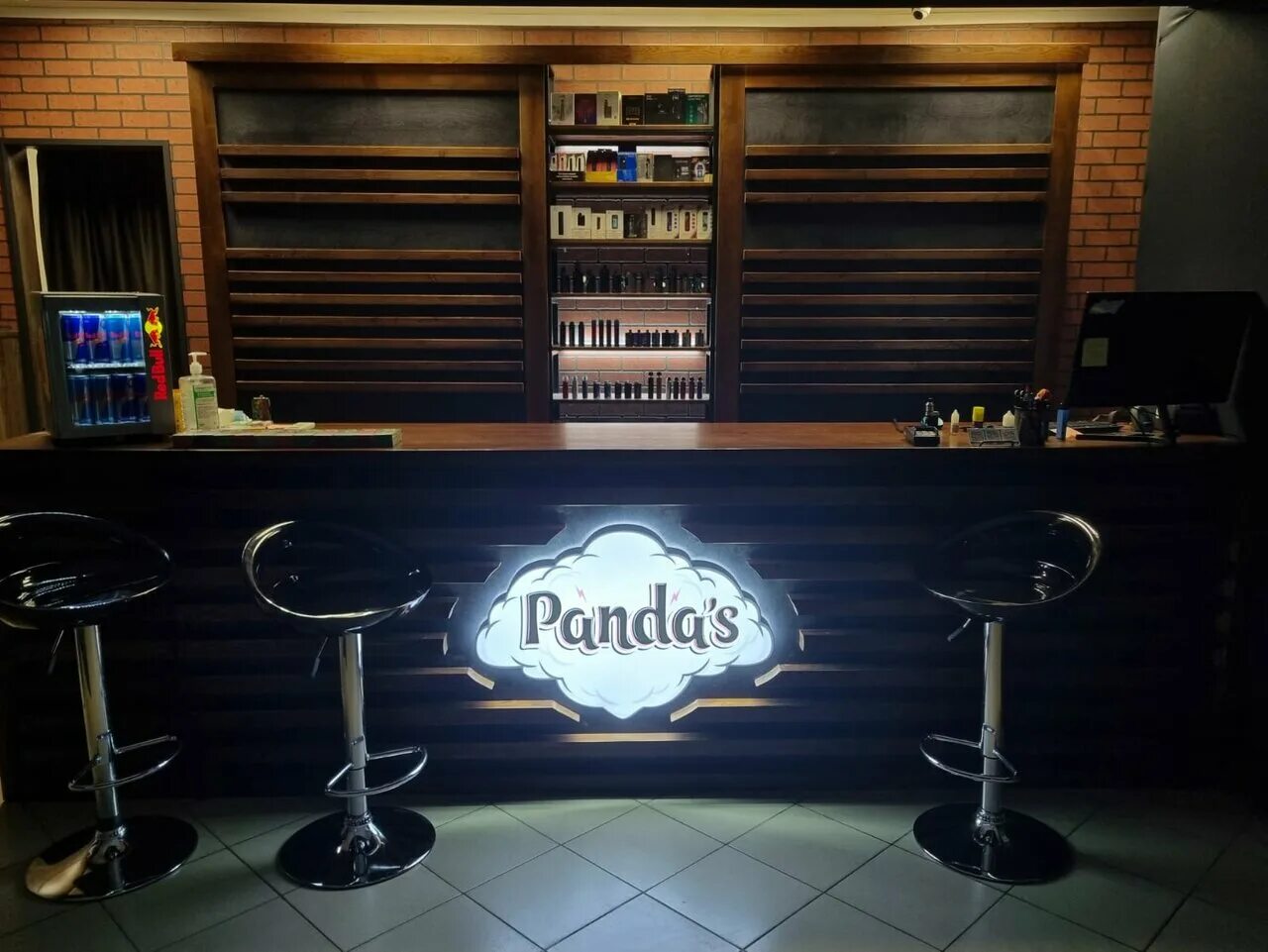 лаунч панда бар. ветклиника панда воронеж. панда с букетом рисунок. Toys воронеж. панда воронеж.