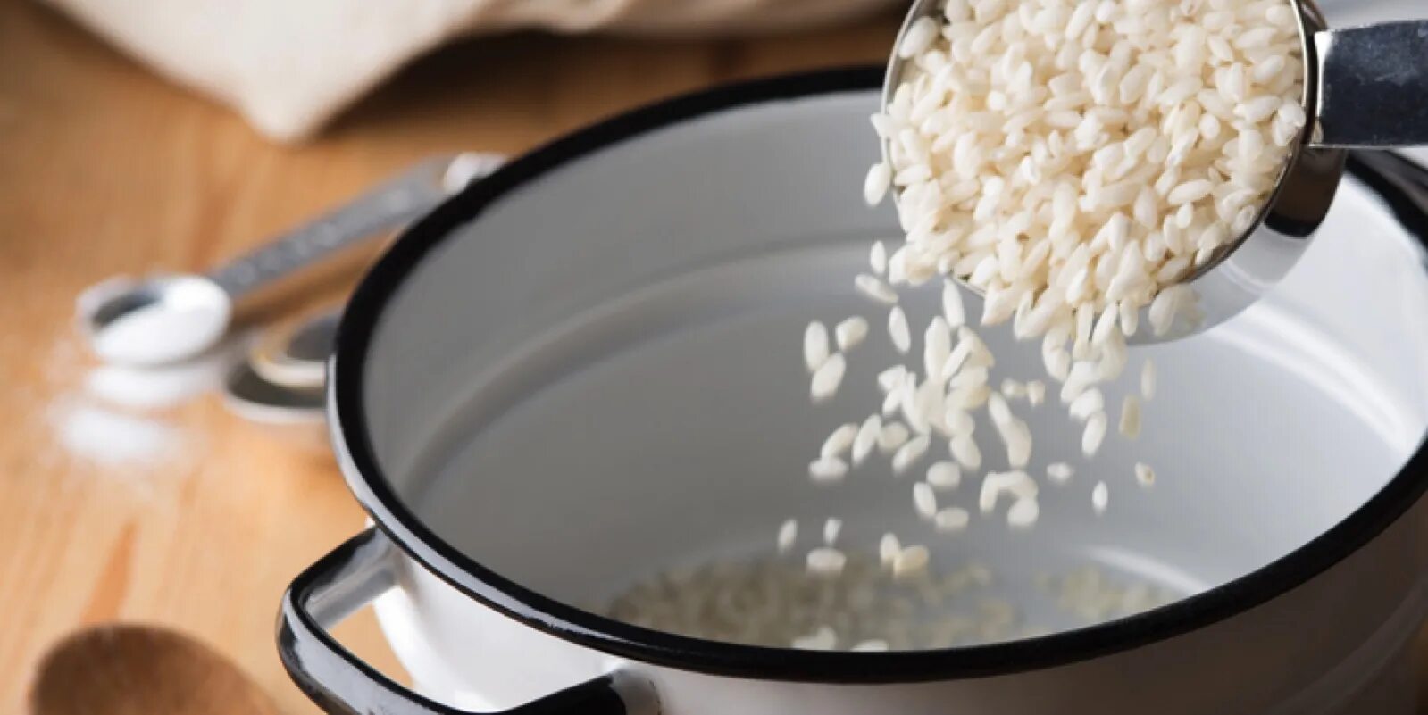 Нужно мыть пропаренный рис. Контейнер для варки риса. Хороший рис для отварки название. Мало риса. Сетка для варки риса.