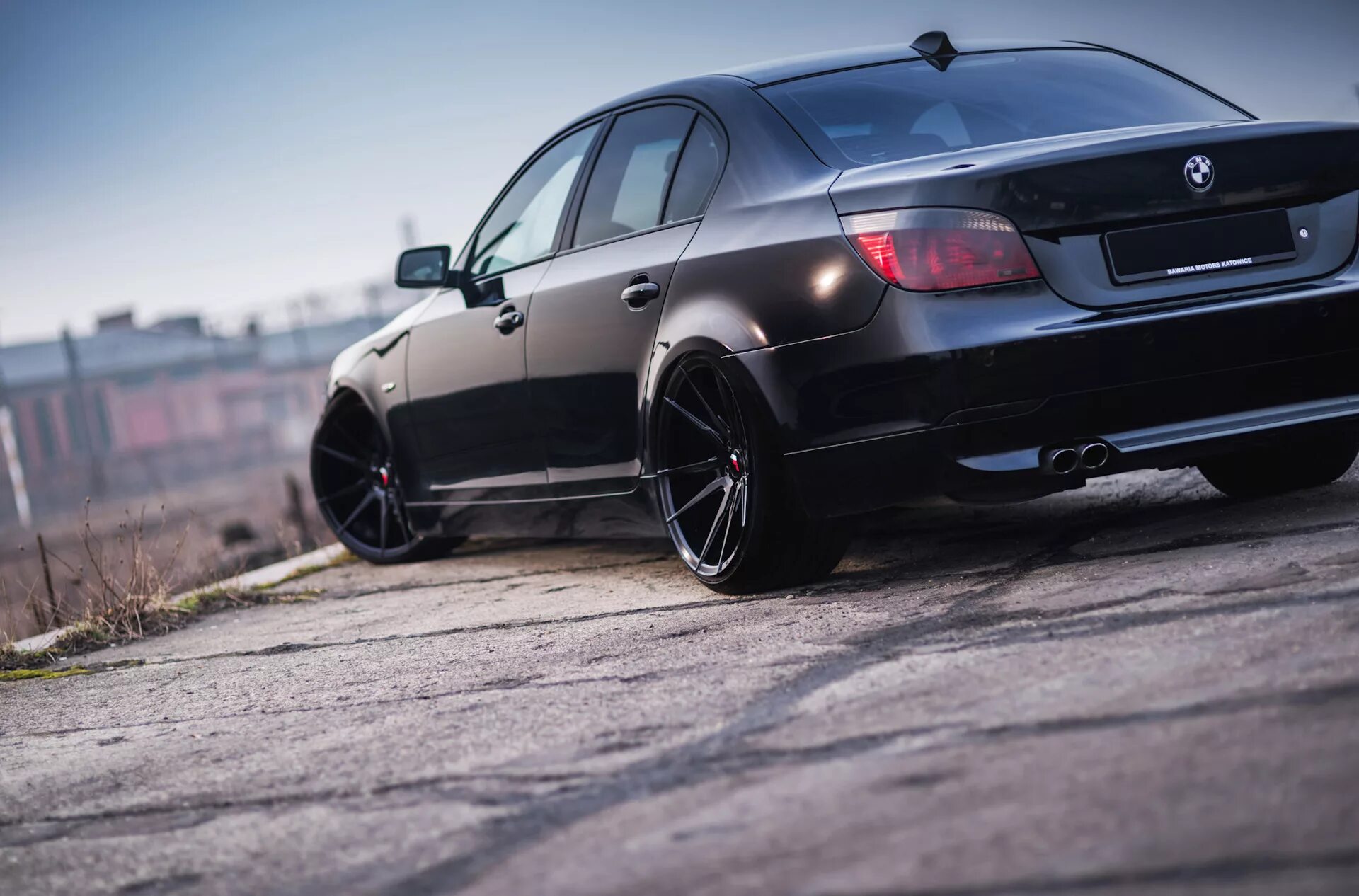 Бмв после е60. БМВ м5 e60. BMW e60 Wheels. БМВ 5 е60. BMW e60 Black.