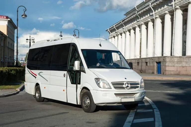 Спб микроавтобус недорогой спб. Mercedes benz sprinter lux. микроавтобус vip. микроавтобус в питере. микроавтобус мерседес санкт петербург.