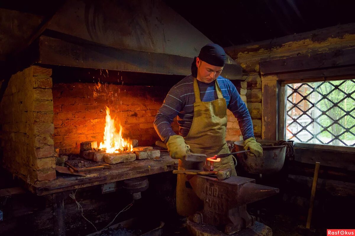 современная кузница. Blacksmith poitan. почему кузницы. блэксмит кузнец оружейник. блэксмит кузнец оружейник.