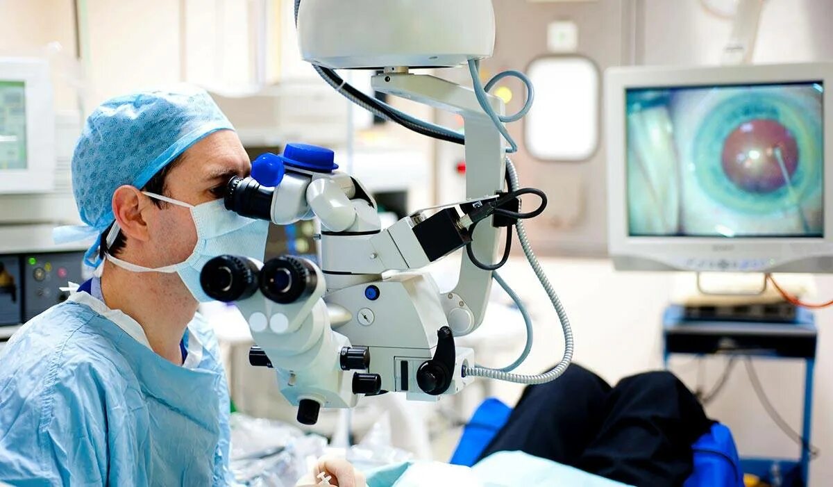 Отзывы после операции катаракты. Лазерная факоэмульсификация катаракты. Офтальмологическая операция. Хирургические операции в офтальмологии. Лазерная хирургия офтальмология.