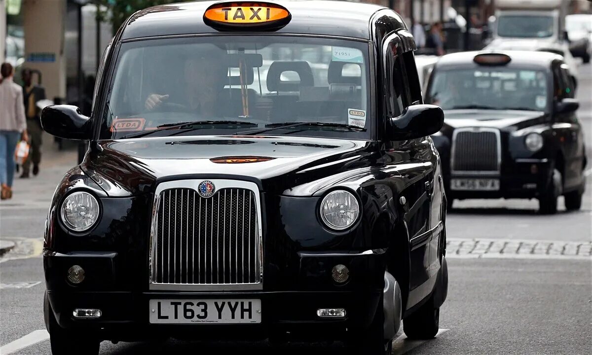 Taxis are also. Кэб такси лондон. Блэк кэб такси. Кэб лондонское такси. Английское такси кэб внутри.
