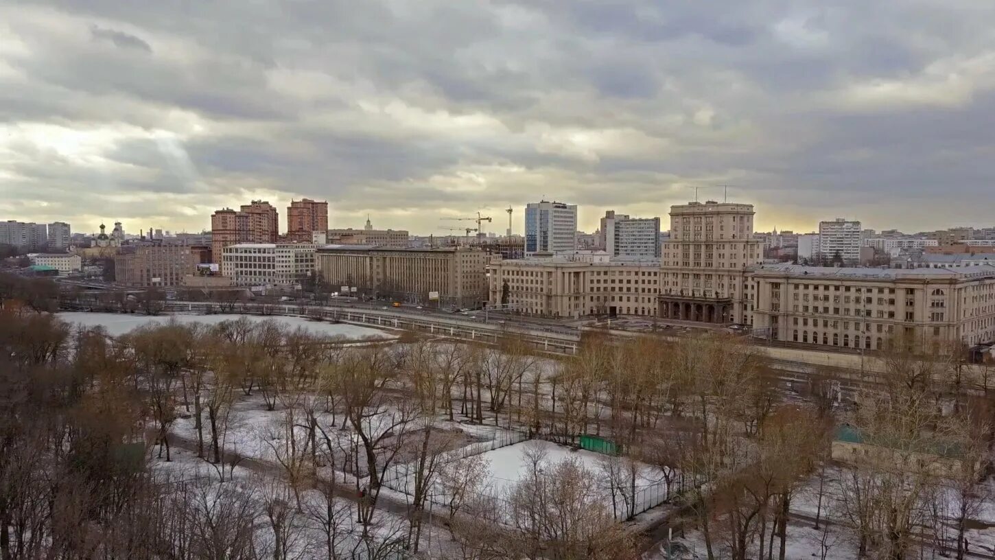 Лефортово москва. Район Лефортово. Лефортово (район Москвы). Лефортово парк. Лефортовский холм в Москве.