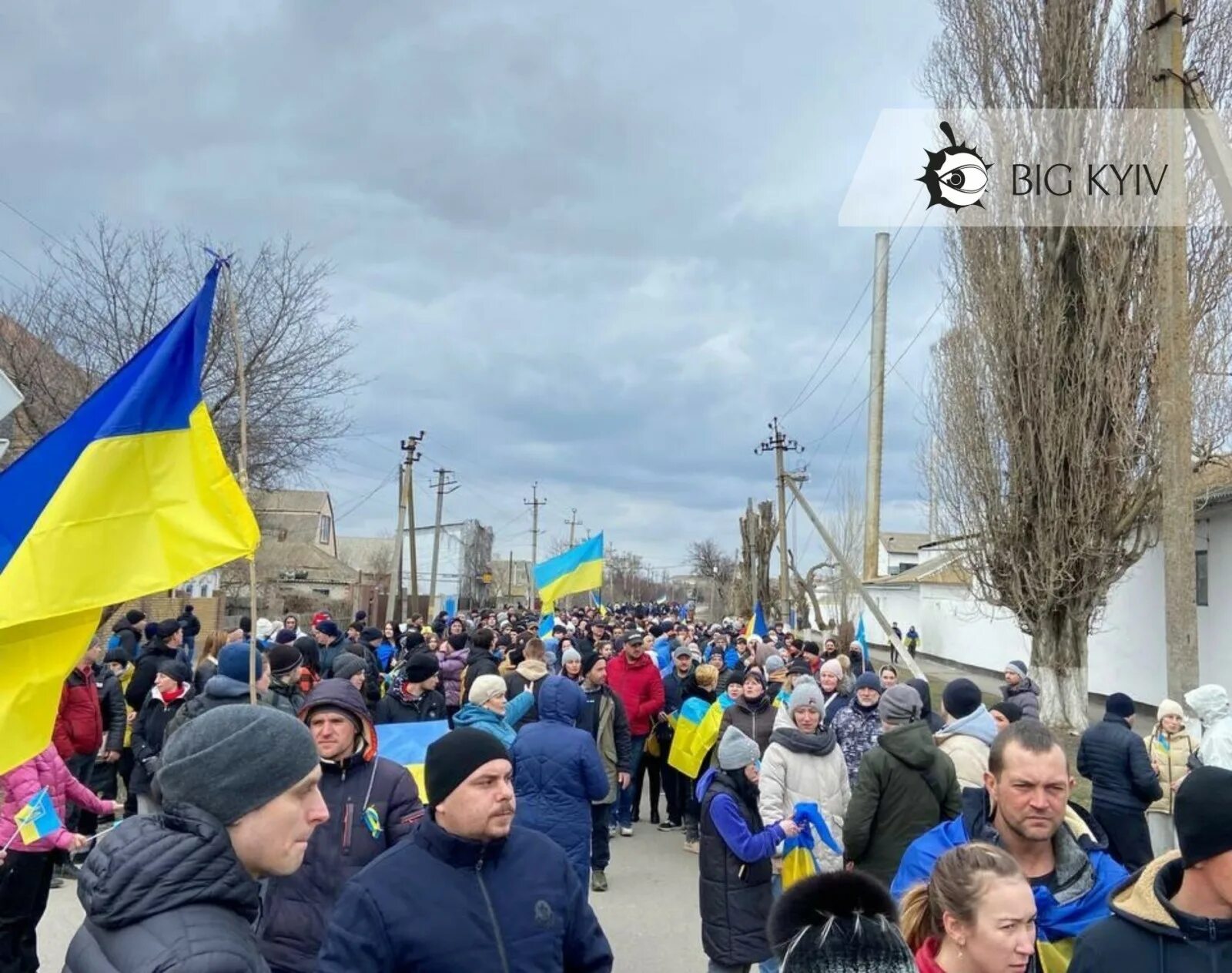 Канал новости про украину. Митинг в Херсоне. Украинцы в Херсоне. Митинг в Мелитополе. Украинский митинг.