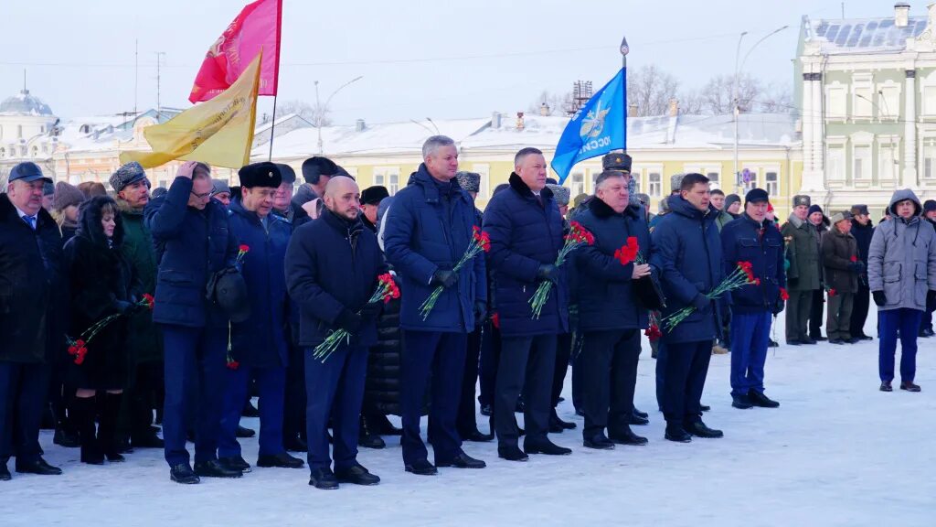 1 новости вологды. Вечный огонь Вологда. 23 Февраля площадь революции Вологда. Новости Вологды. Вечный огонь Кострома.