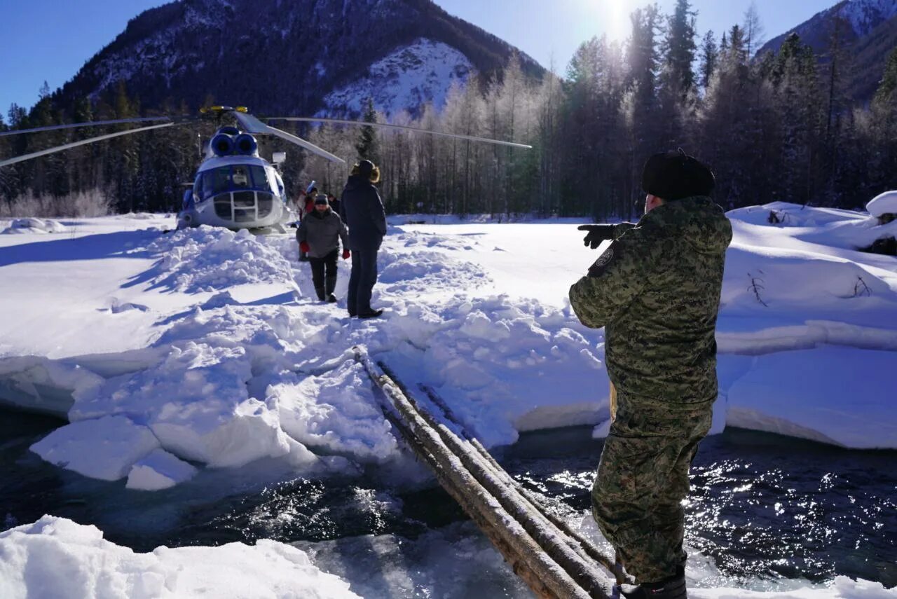 Отшельница в карелии. Доктор мясников в гостях у агафьи лыковой. Где живёт агафья лыкова показать на карте. Карельская отшельница людмила ивашова. Под тихвином нашли 100 летнюю отшельницу.