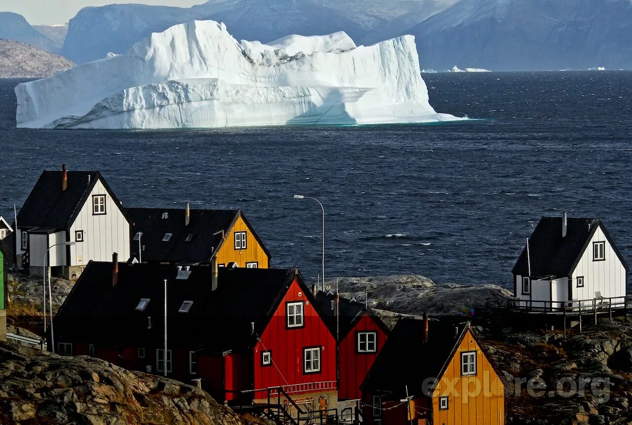 Какая территория гренландии. Остров Гренландия Нуук. Мыс Фарвель Гренландия. Город Илулиссат Гренландия. Гренландия Нуук небоскреб.