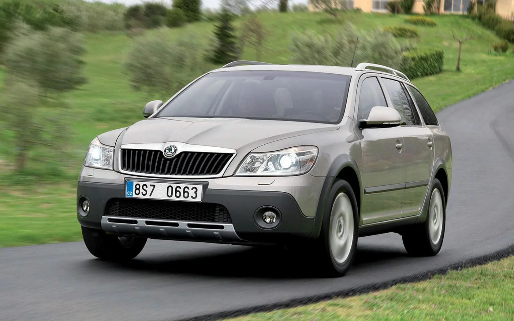 Шкода полный привод универсал. Skoda Octavia Scout a5. Skoda Octavia Scout 2010.