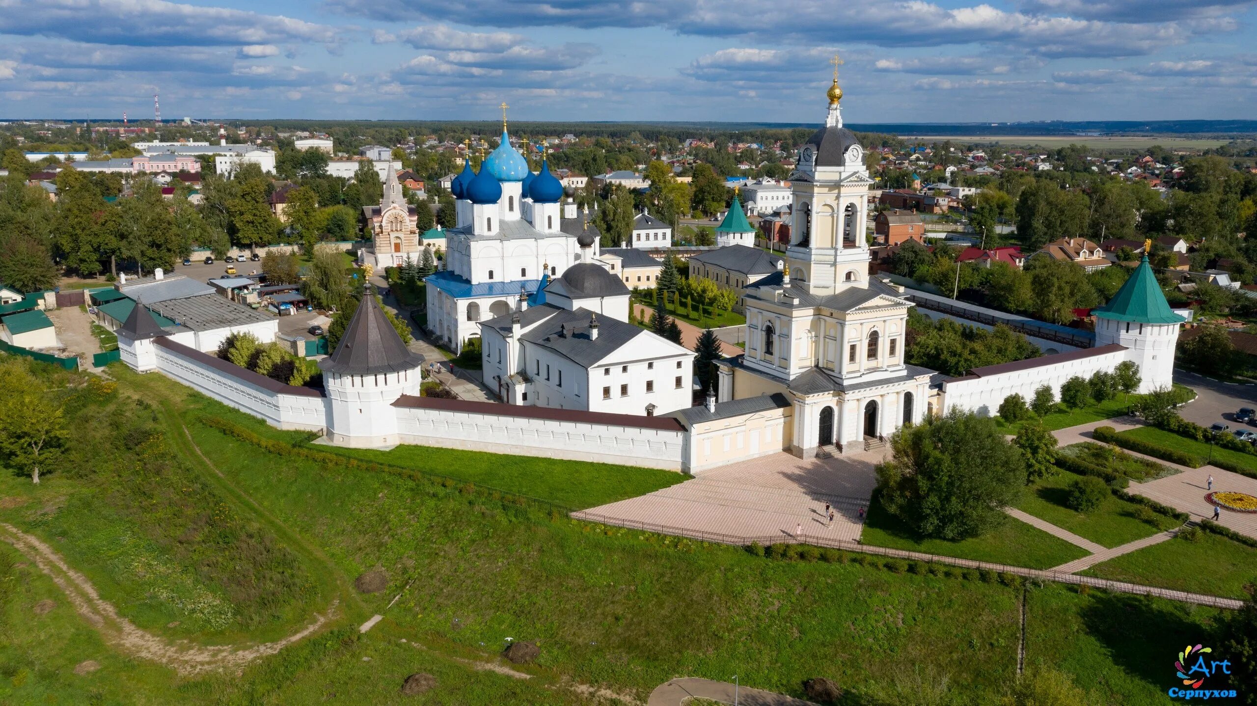 Мужской монастырь города. Высоцкий монастырь серпухов. высоцкий богородицкий серпуховской монастырь. высоцкий монастырь достопримечательности серпухова. высоцкий мужской монастырь (г. серпухов московской области).